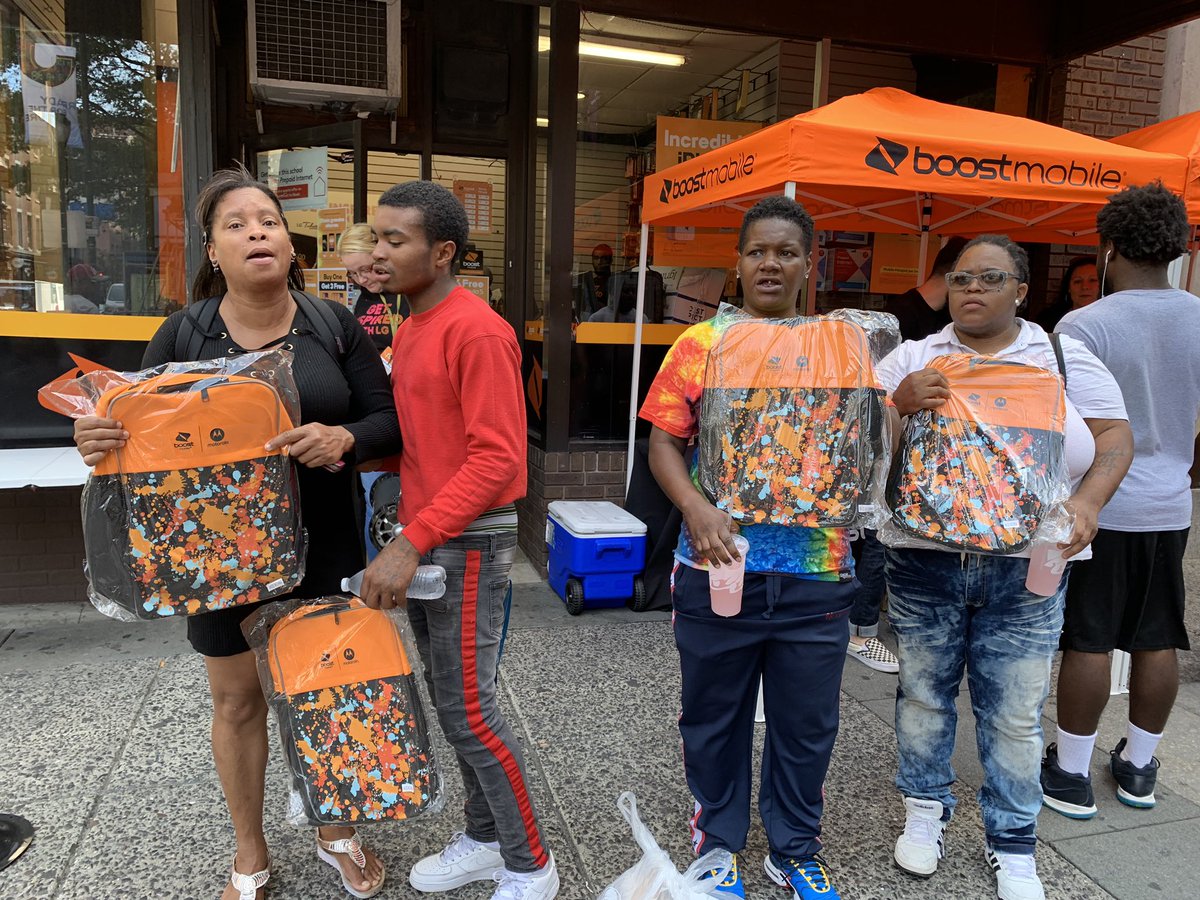 vtruongcao's tweet photo. ๐ yโall glad another @boostmobile #PhillyEvents happening rn!! ๐๐๐๐๐ฒ #PullUp #BackpackGiveaway #BackToSchoolWithBoost #MABTS19 https://t.co/hxJAKe1LNZ