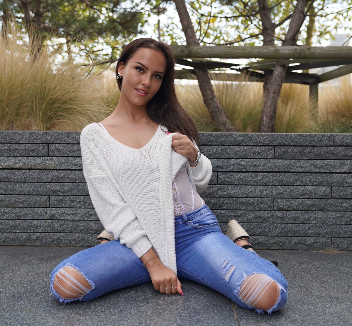 gekke_petertje's tweet photo. SNEAK PREVIEW 🔞🔥🔞

@BarbieMvh (19) her debut for @MvHtv

Producer: @gekke_petertje 
Company: @MvHtv https://t.co/laId8wkZYG