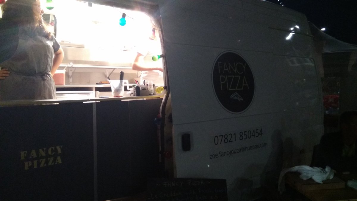 sally_hinkley's tweet photo. Lovely evening at the last #erithkitchen this year. Lovely ice cream from @JWICCLimited Roll on beer on the pier @GreaterErith @Reinstateltd and #FancyPizza nom, nom, nom! https://t.co/KXGyKJVVs6