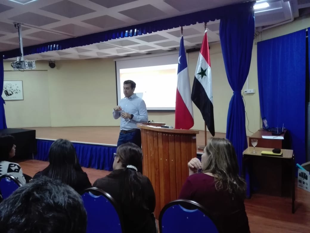 Jornada para Padres y Apoderados 2019.
 Esta charla fue dada por el académico de la Universidad de los Andes, sr. Ricardo Soto Leiva, quien abordó el tema a “Impacto del celular en el aprendizaje de niños, niñas y adolescentes “
colegiosiria.cl/single-post/20…