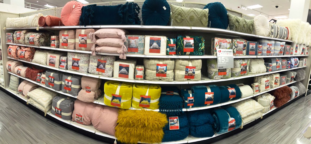 LouisVal_Visual's tweet photo. 4x4ed ✅ Audited ✅ Remerched ✅ and filled ✅ ... Spent the day creating a FULL and IMPACTFUL moment in #Opalhouse bedding 🙌 #bedding #sleep #homedecor #target #targetstyle #vml #vmllife #vmlstyle https://t.co/4HoMf7ZzUj