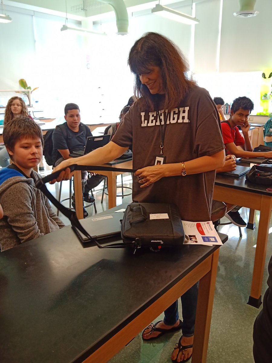 Broughal Middle School is rolling out Chromebooks for every student!! Another tool to help students be successful!!! Thank you BASD! @BASDBroughalCS <a href="/BethlehemAreaSD/">BASD</a> <a href="/BASDincludesMe/">BASDincludesMe!</a> #chromebook