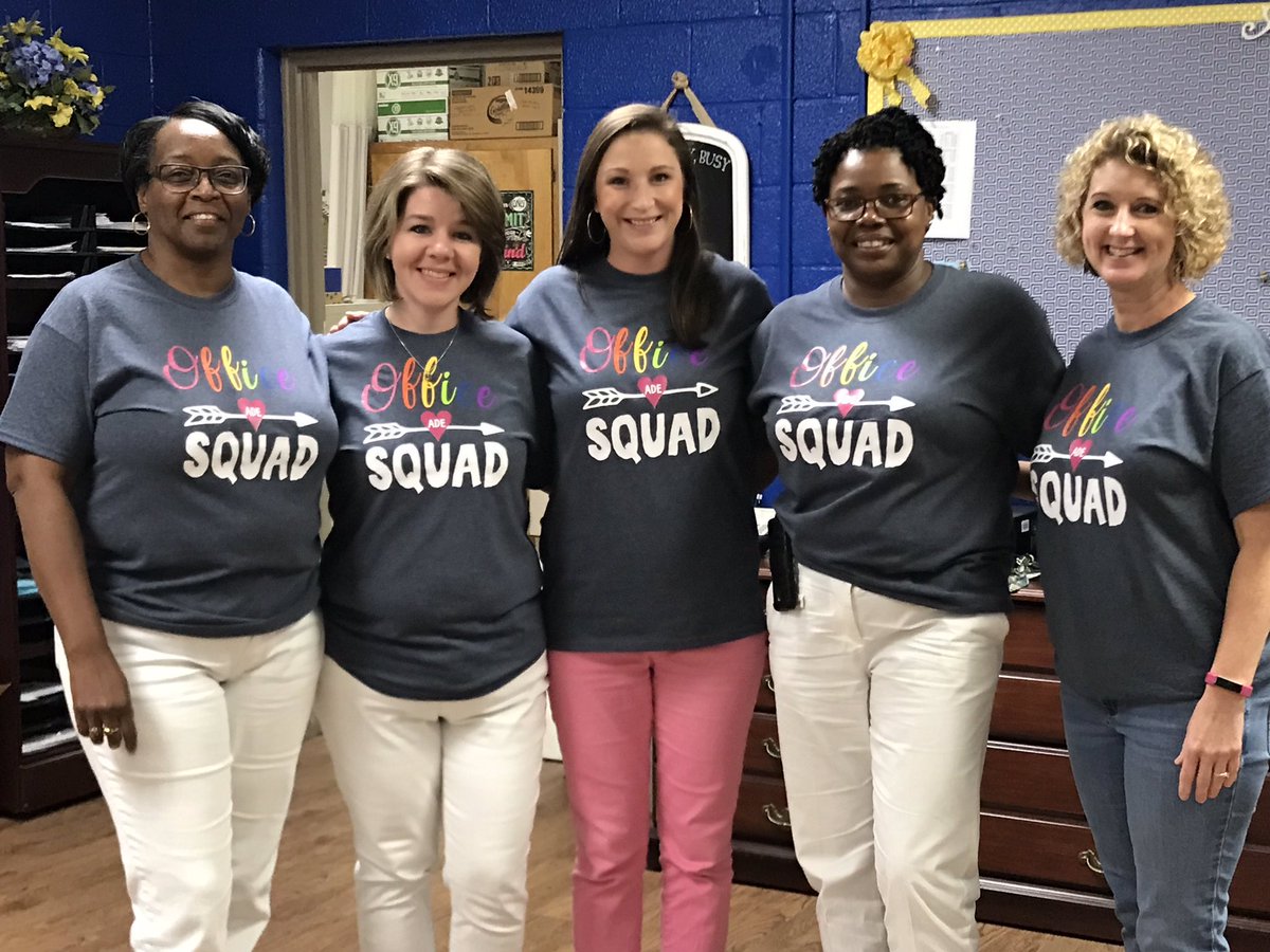 KatherineSpign1's tweet photo. Best looking office staff ever! They are awfully sweet and helpful too! 😊@AliceDrive_Elem @SuzannaFoley #SumterStrong #thehiveonthedrive https://t.co/aQnzVdH4z6