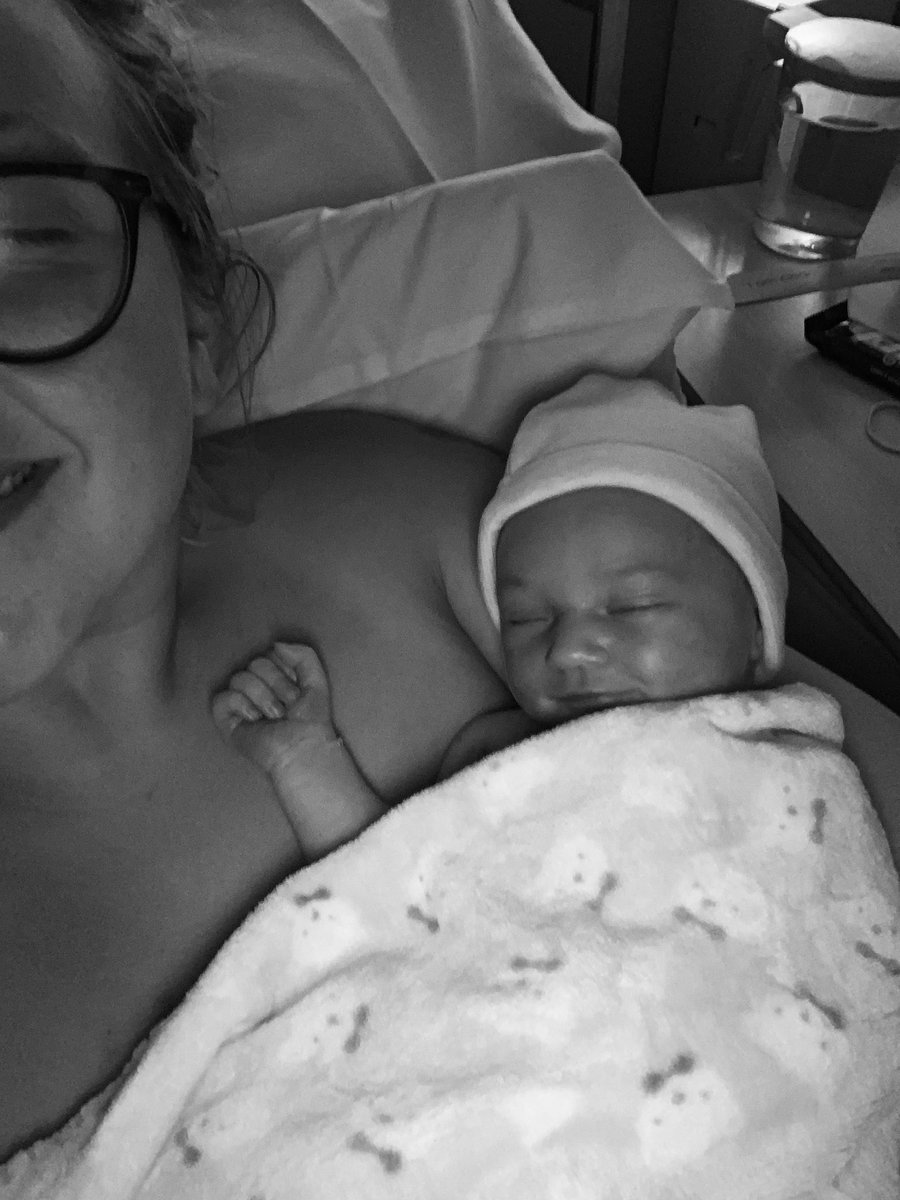 LouuVic's tweet photo. I literally am the luckiest girl ever- love my little family 💗💗💗 https://t.co/SH4Wp4Odch