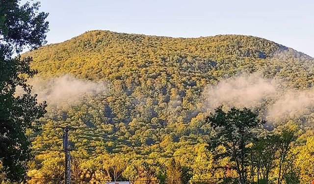 Beautiful August 30 morning at Smilie. ift.tt/2ZsxBtZ