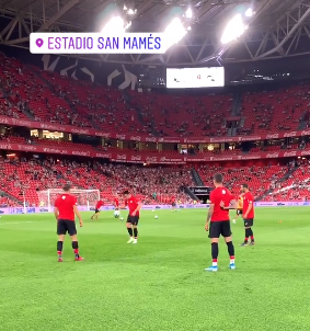 elchiringuitotv's tweet photo. ⏱️Menos de CINCO MINUTOS para que arranque el #DerbiVasco. ¿Con quién vas?

🔁RT= Athletic Club
❤️Me Gusta= Real Sociedad https://t.co/BPibWucQ6p