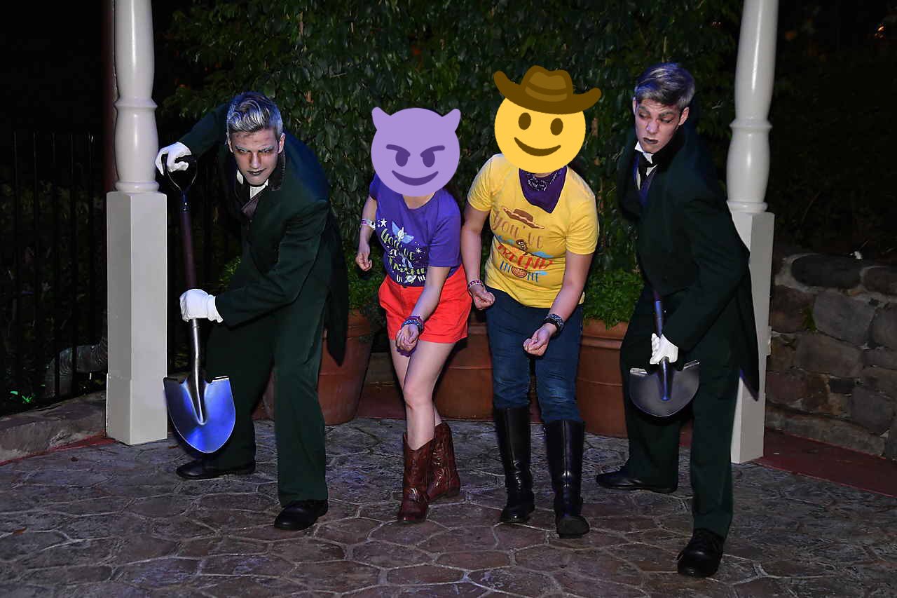 すちわーと In ディズニーワールド We Were Digging With The Gravediggers In Mickey S Notsoscary Halloween Party Wdw ディズニーワールド ミッキー の ハロウィン パーティで墓掘人に会ったよ ブルブル マジックキングダム 海外
