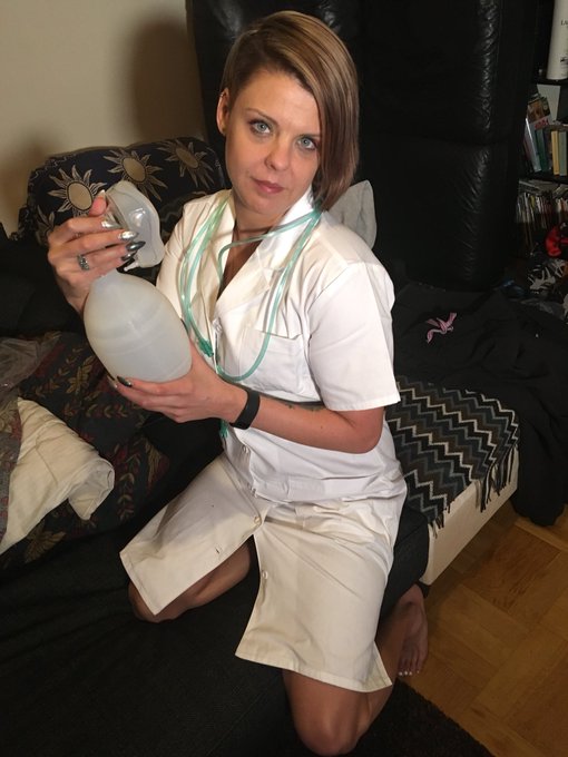 you like nurse, new outfit i do custom vids my name are CandyGreen on manyvids or iwantclips 🇸🇪❤️ #rt<a href="/tag/follow"class="tags"><span>#follow</span></a><a href="/tag/rt"class="tags"><span>#rt</span></a>