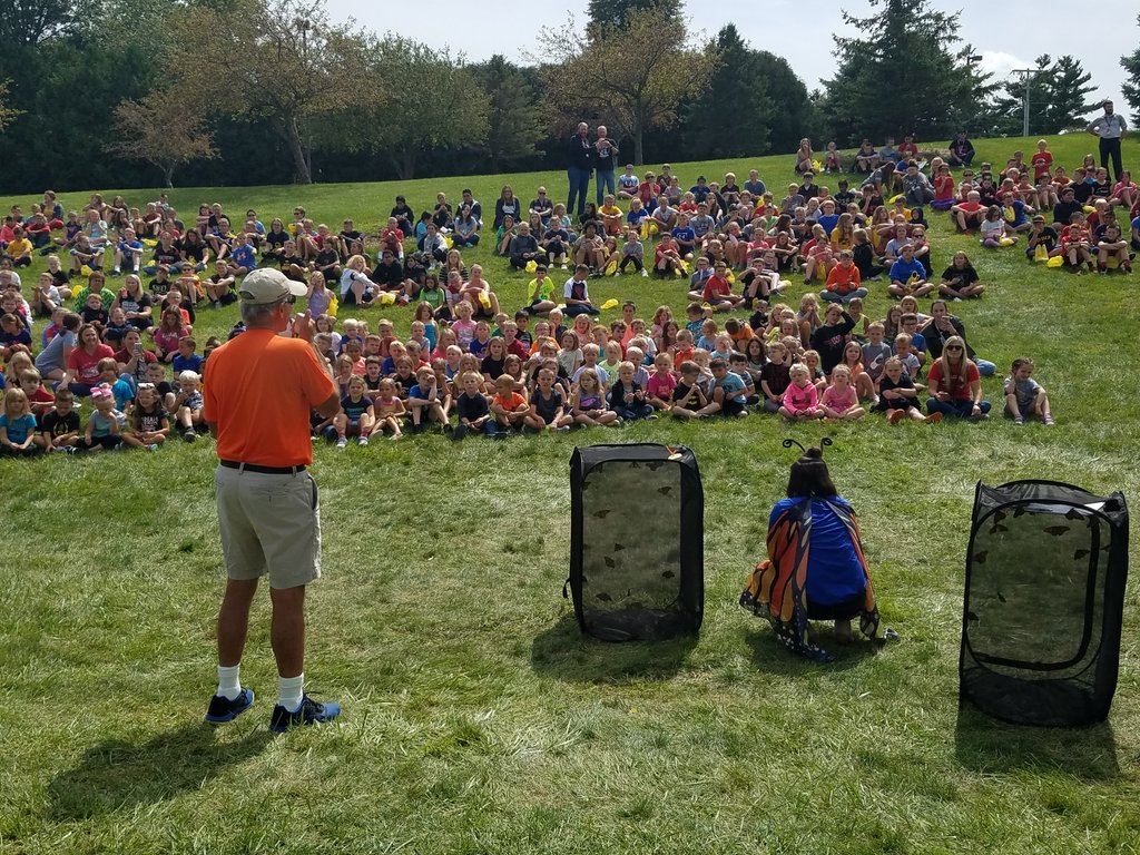 WCSD_Raiders's tweet photo. Butterfly release at MW Elementary today with our friends from @Bayer4CropsUS . We all hope our monarchs make the 2500 mile journey to Mexico. Some were tagged so we can find out. https://t.co/Xj2hc7JSl8