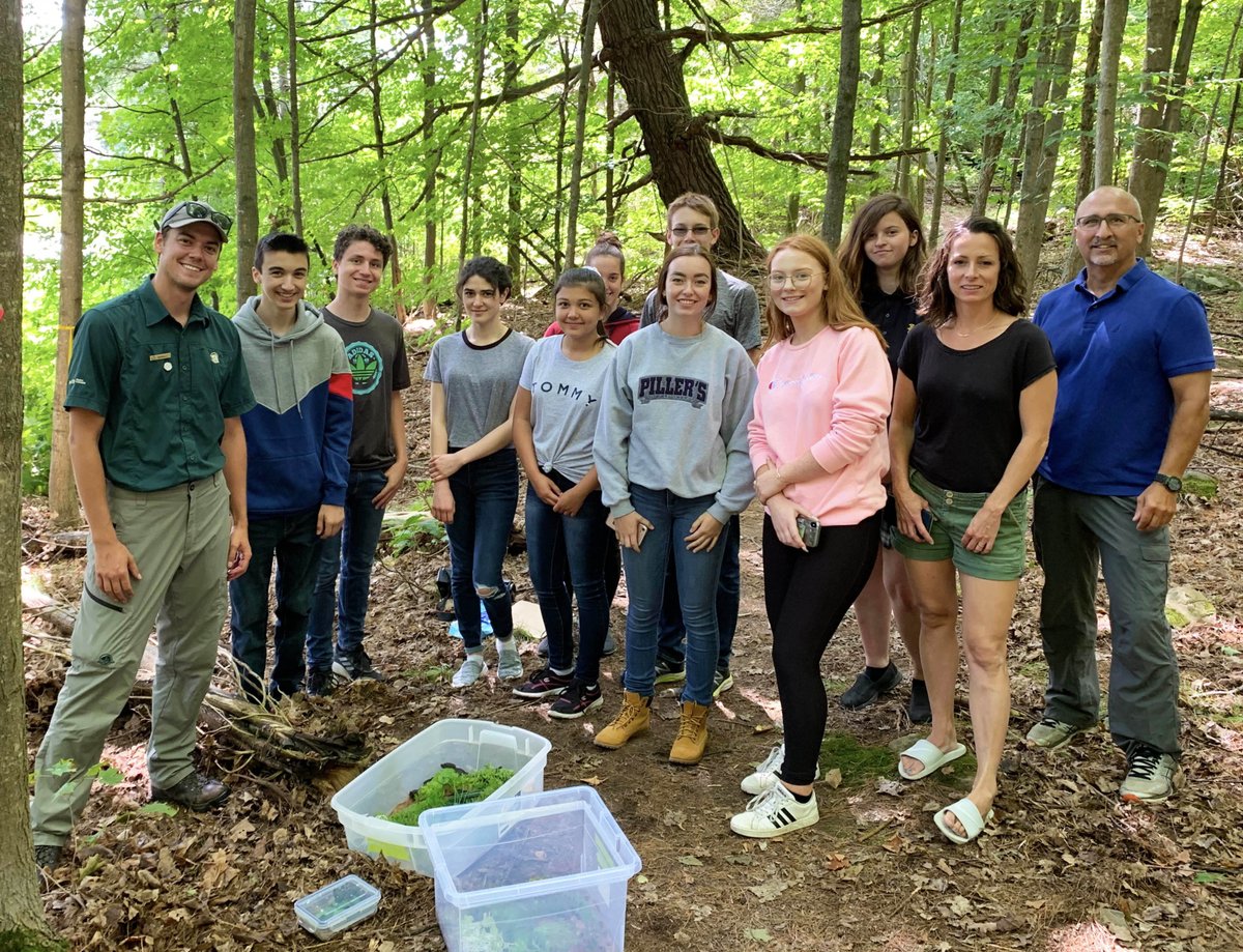 TINationalPark's tweet photo. Good-bye turtles!! 🐢 Our baby turtles were in good hands Thursday as we were joined by local children from the Frontenac Arch Biosphere nature camps and biology students from Ange Gabriel @ACAGBrockville to release the turtles back into the wild. https://t.co/m1DDck1i2i