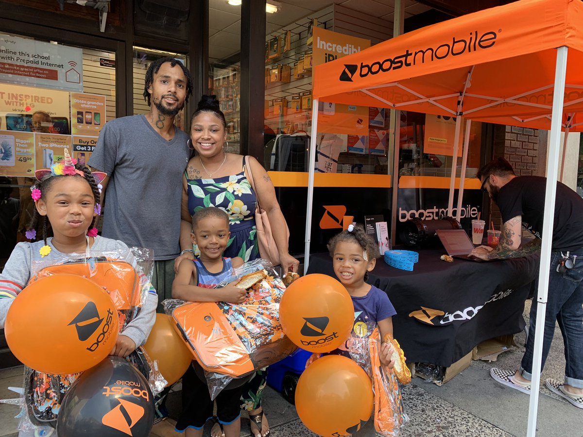 vtruongcao's tweet photo. Boost Mobile. Philly. Higher Education. All day. @boostmobile 1039 Chestnut St #BackToSchoolWithBoost #PhillyEvents #BackpackGiveaway #MABTS19 https://t.co/AA4ye0SNnq