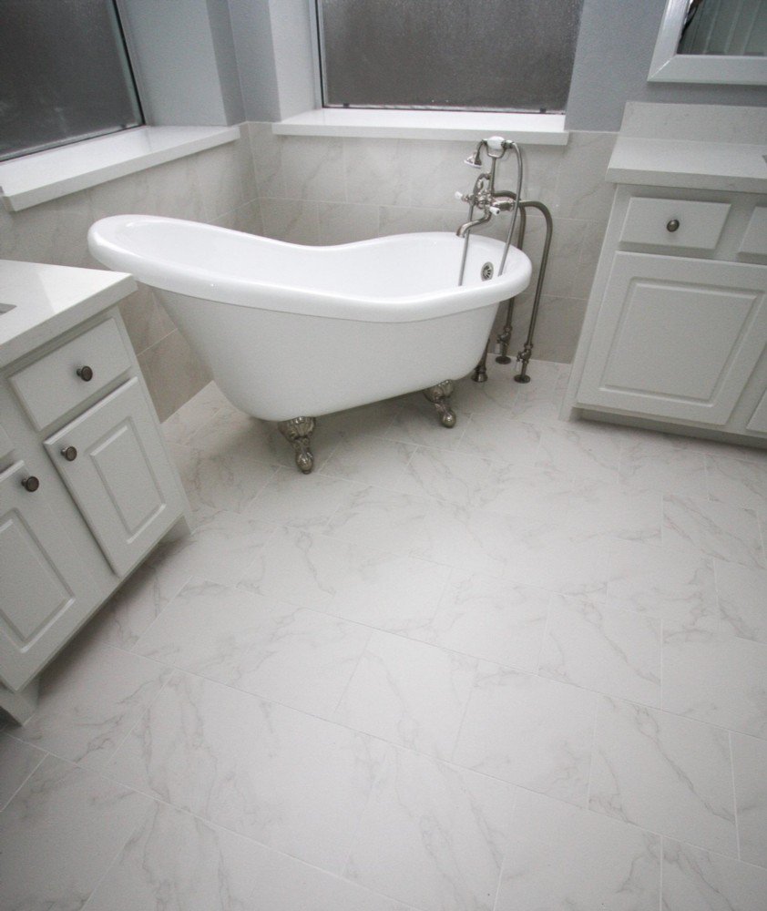 emsertile's tweet photo. A sleek and luxurious bathroom style. #FloorTileFriday #EmserTile #Tile #FloorTile #Bath #BathTile

Featuring the Paladino series
https://t.co/rwpIGUBqaG https://t.co/GNIH3Ee7gp