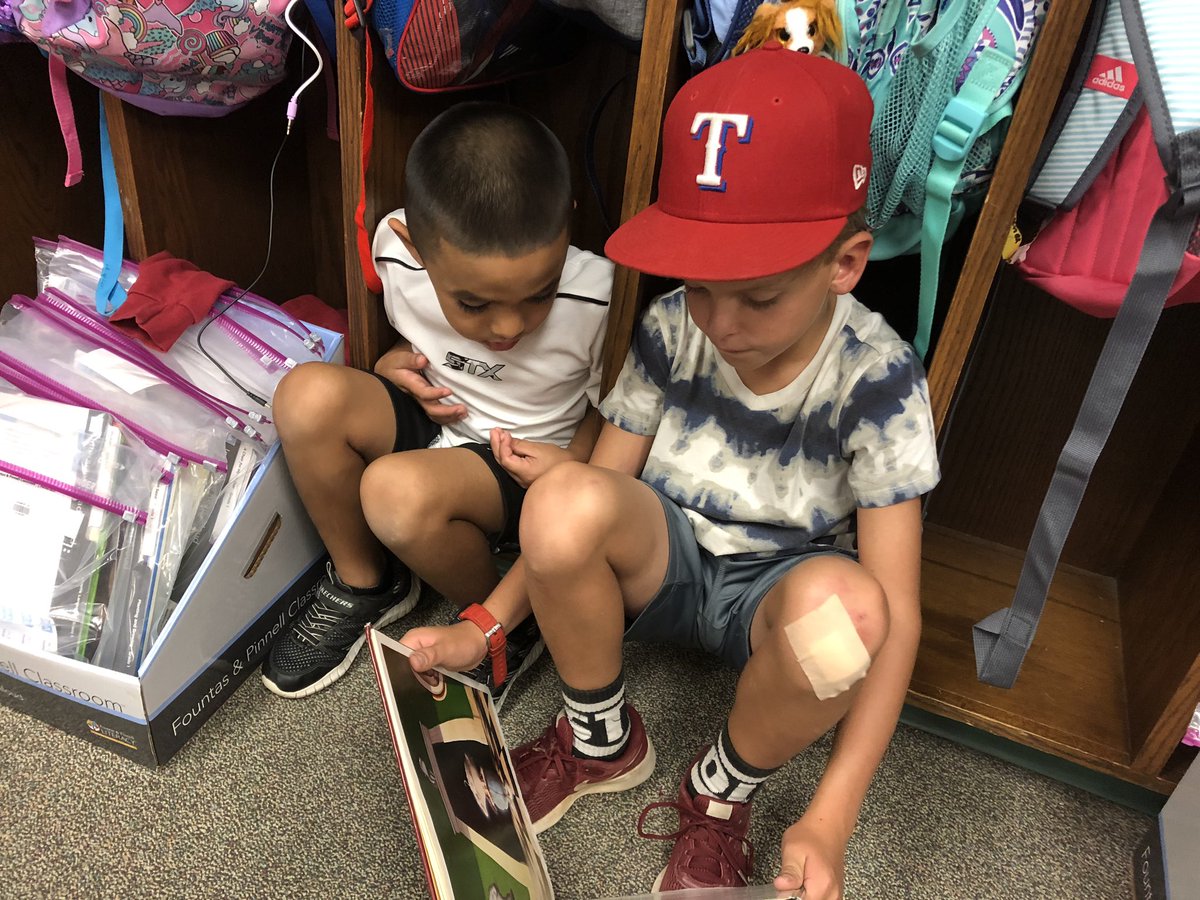 Reading buddies with <a href="/MrsHigginsAES/">Misty Higgins</a> 1st grade class. So much sweetness 💜