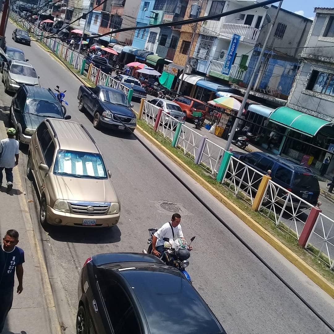 Alza del dólar pone a temblar comercio y consumidores en Caja Seca