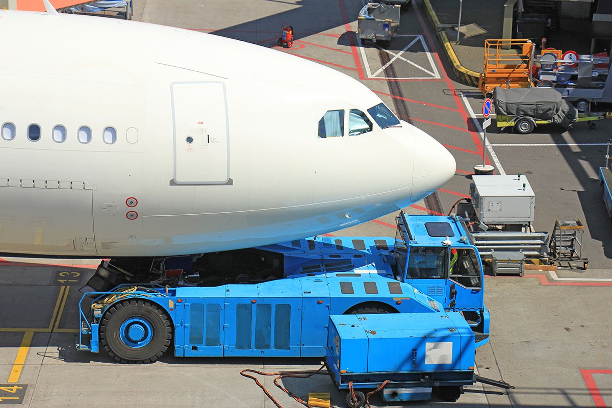 Firetrace's tweet photo. A fire on a piece of GSE has an immediate impact on airport operations and can have devastating and costly consequences. Learn more about the fire hazards. https://t.co/6MZoWZ8vjF https://t.co/IaNhNmZWWM