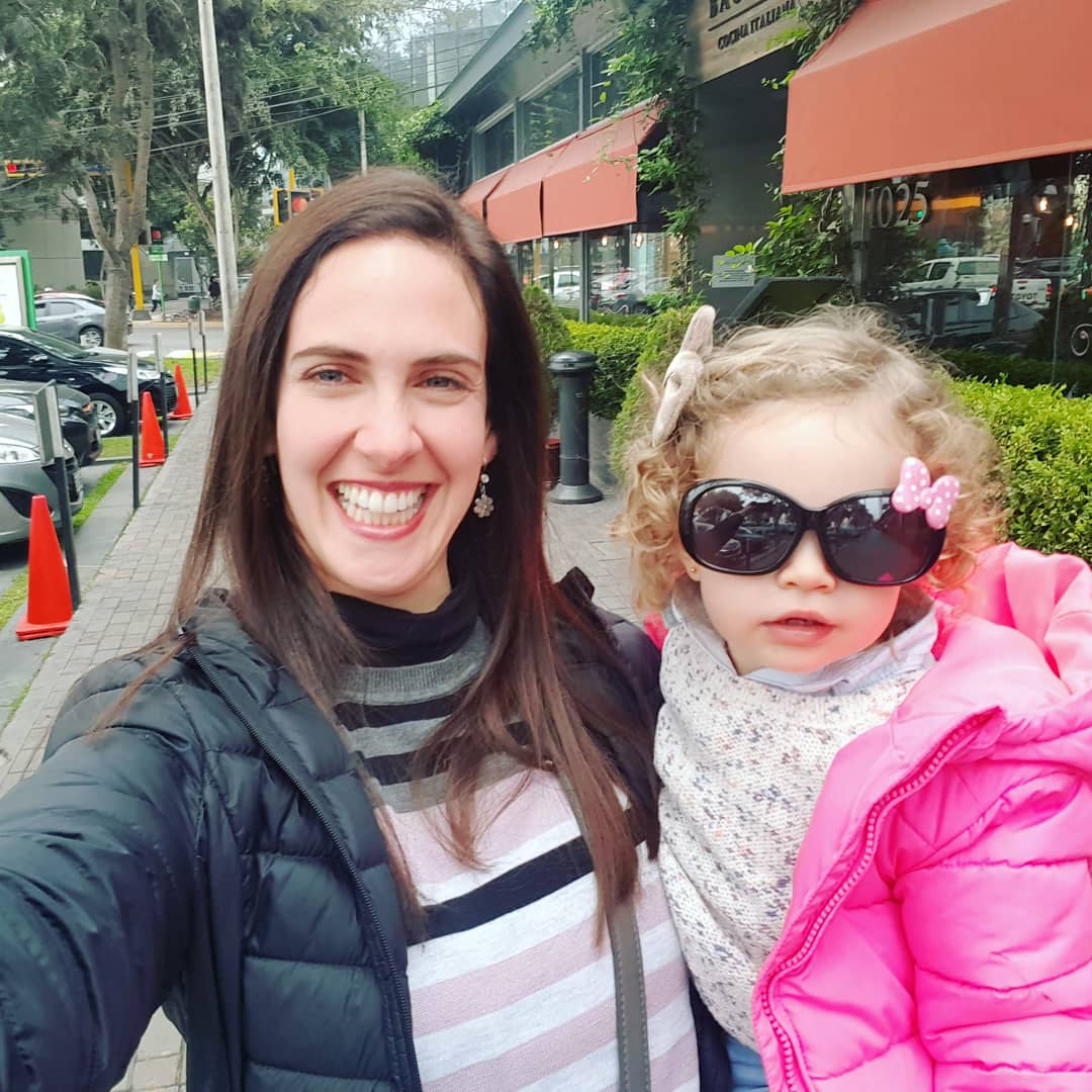 EmiliaDrago's tweet photo. Que tengan un buen viernes con sabor a Domingo 😄. ¿Ustedes también sienten lo mismo? 👀💜
#viernes #feriado #santarosadelima #lunaLD #babymoon #mama #hija https://t.co/ytAqYEF0hH