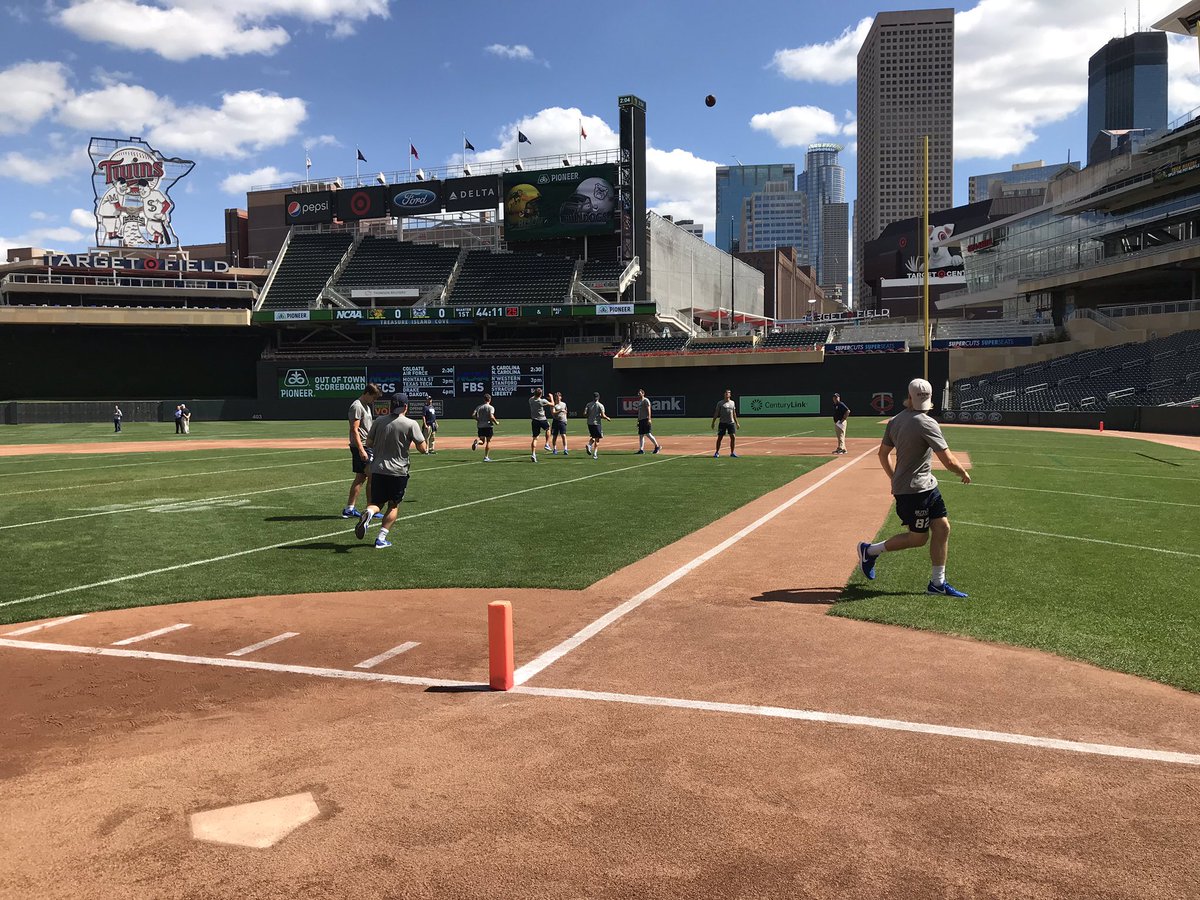 MichaelSFreeman's tweet photo. High level venue for a college football game and solid chatter from the 3rd base dugout. It’s great to be with @ButlerUFootball in Minnesota for tomorrow’s game. #DawgsOn3 https://t.co/3HpKAdCFM5
