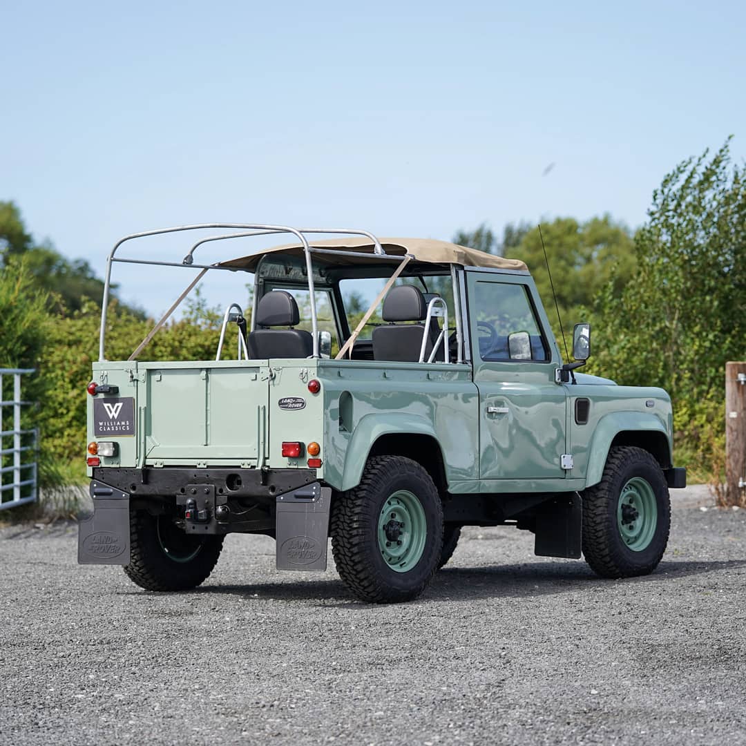 landroverpa's tweet photo. A few I recently snapped at @WMS_Classics
By @landroverpa
#landrover #SeriesOne #Serieslandrover #heritagedefender #landroverdefender #landroverphotoalbum #inkyenston #WilliamsClassics https://t.co/qF20b0KccK
