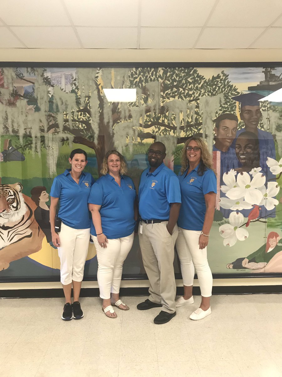 A fantastic week at #TheGreatestSchoolUnderTheSun !!! our <a href="/WillistonTigers/">Williston Tigers</a> our focused this year and ready to learn! <a href="/AkABaba76/">A. Kirby</a> <a href="/kclark166/">Kim Clark</a> <a href="/Alisheez/">Alisha Sheesley</a>