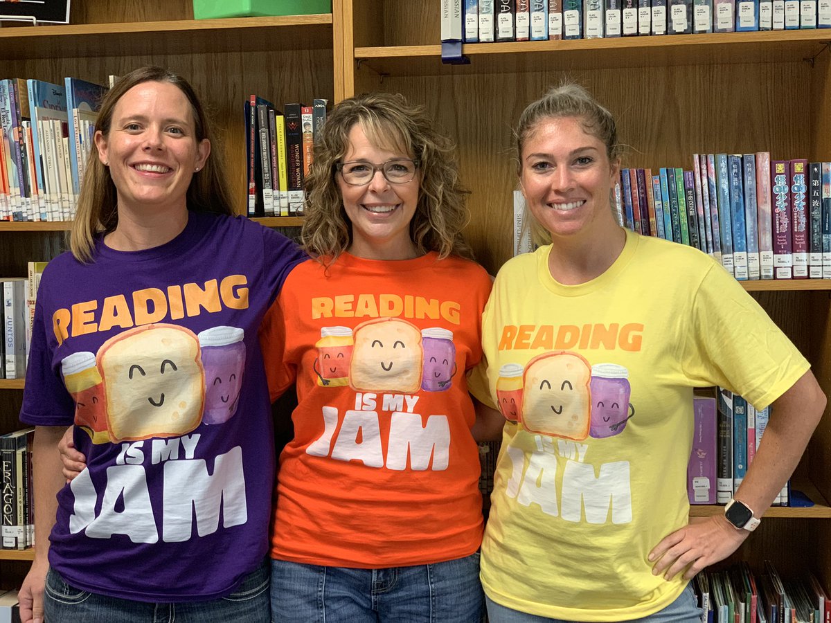 CarverBands's tweet photo. Having fun in our new Friday shirt because “Reading is our jam!” #MusicReadingIsMyFavorite #CarverBFF https://t.co/YdPR8nSLhN