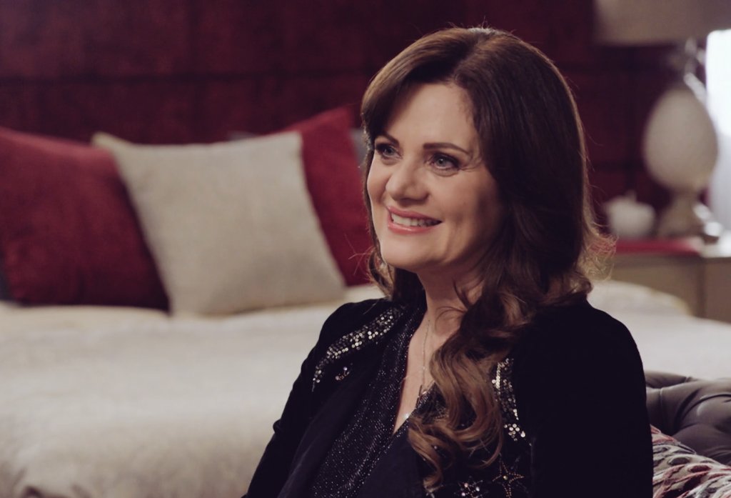 D4rkButterfly's tweet photo. A veces es inmenso el dolor que se esconde tras una sonrisa #LDVEC #LaDobleVida #MercyCabrera #ErikaBuenfil @EstelaCOficial https://t.co/7GMTtXiuzZ