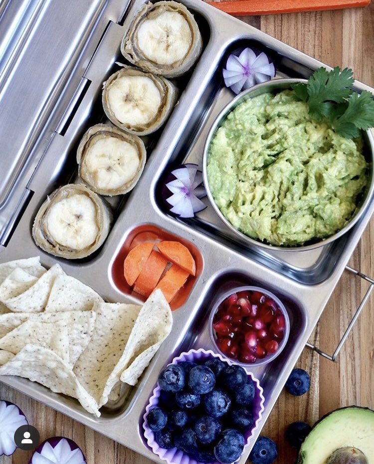 Mission_Produce's tweet photo. Lunchbox #guac! Who wouldn’t love opening up their #lunchbox to see this spread?! 🤤😍🥑 @LaLaLunchbox has all the #lunchboxinspo! #BacktoSchool
#LunchboxInspiration #MissionProduce #MissionAvocados #WorldsFinestAvocados https://t.co/e1nKVKkbbK