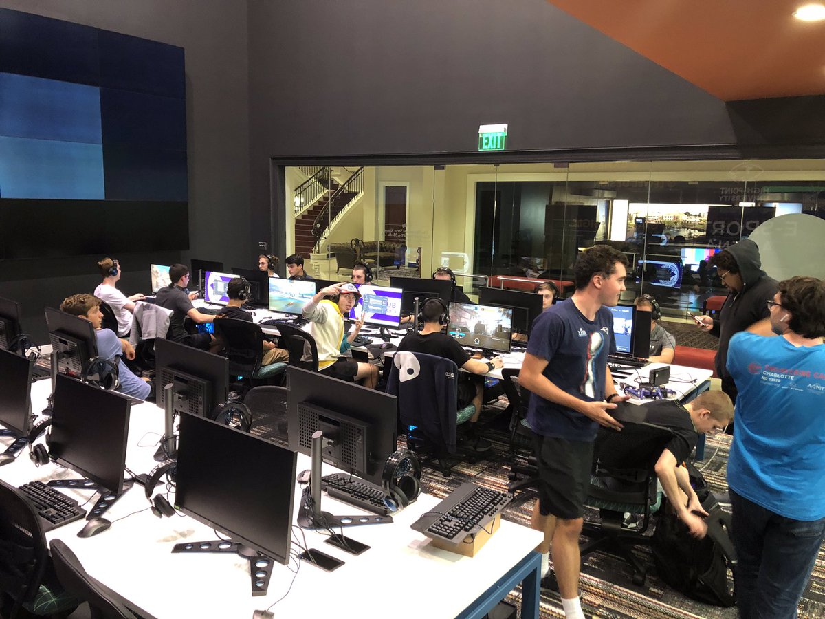HPUEsports's tweet photo. Our players getting experience in the new room! #HPUEsports https://t.co/tFtis0Q2R7