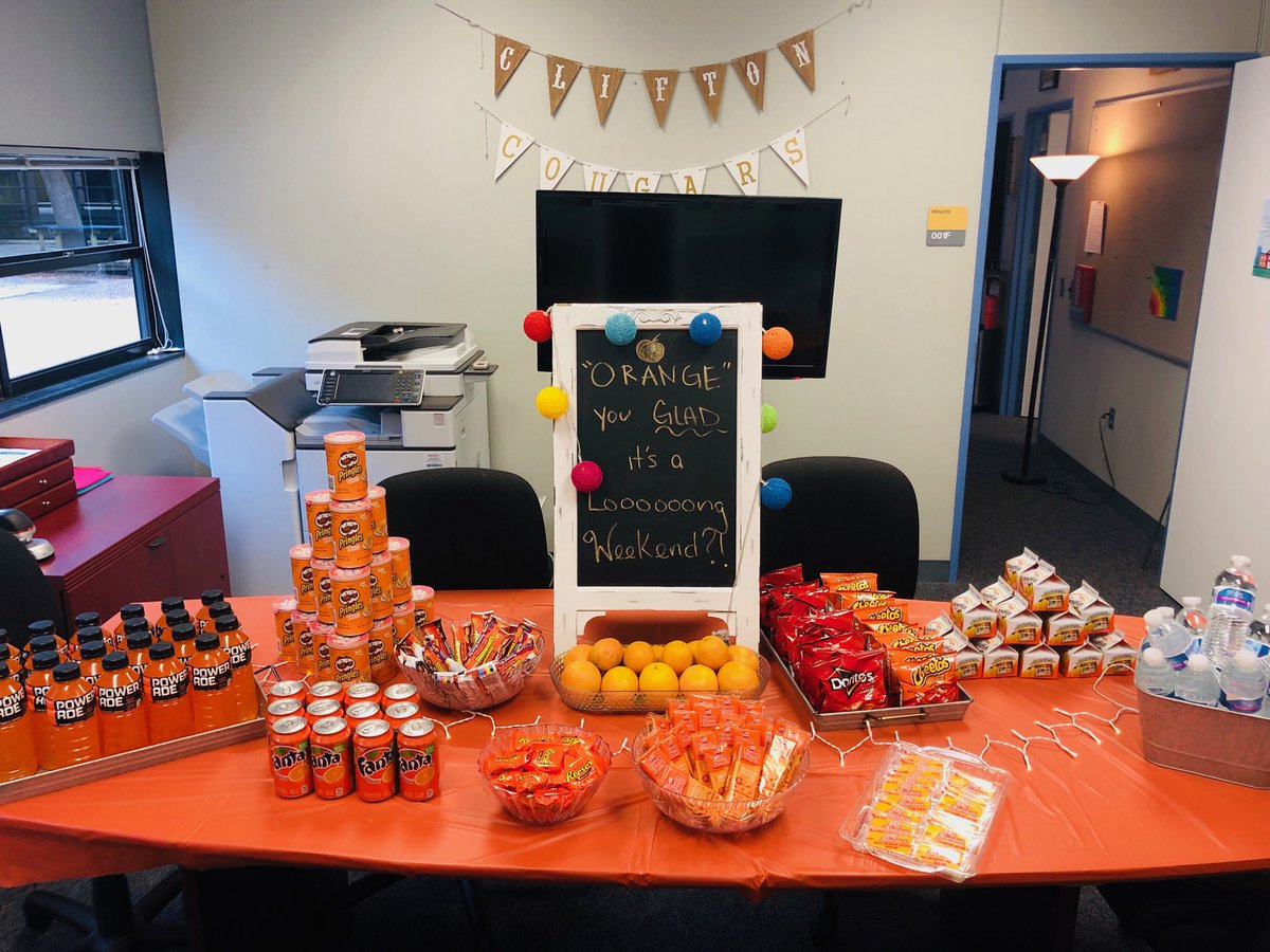 CliftonPride's tweet image. We thrived on the first week of school! Now we send our teachers off with a snack before they go! “Orange” you glad it’s a long weekend, too?! #caredfor #Holidayweekend #firstweekofschool @Northwest_HISD⁩ ⁦@TeamHISD⁩