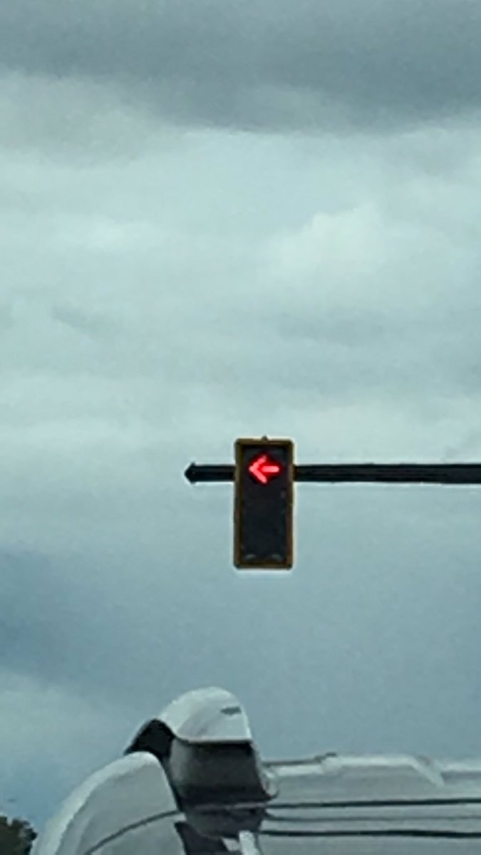 Mike_Wagganer's tweet photo. And fear not... in order to ensure public safety, all red lights have been extended beyond reason. There’s nothing safer than sitting still for 20 GD MINUTES. https://t.co/XMjKoeBZ4z