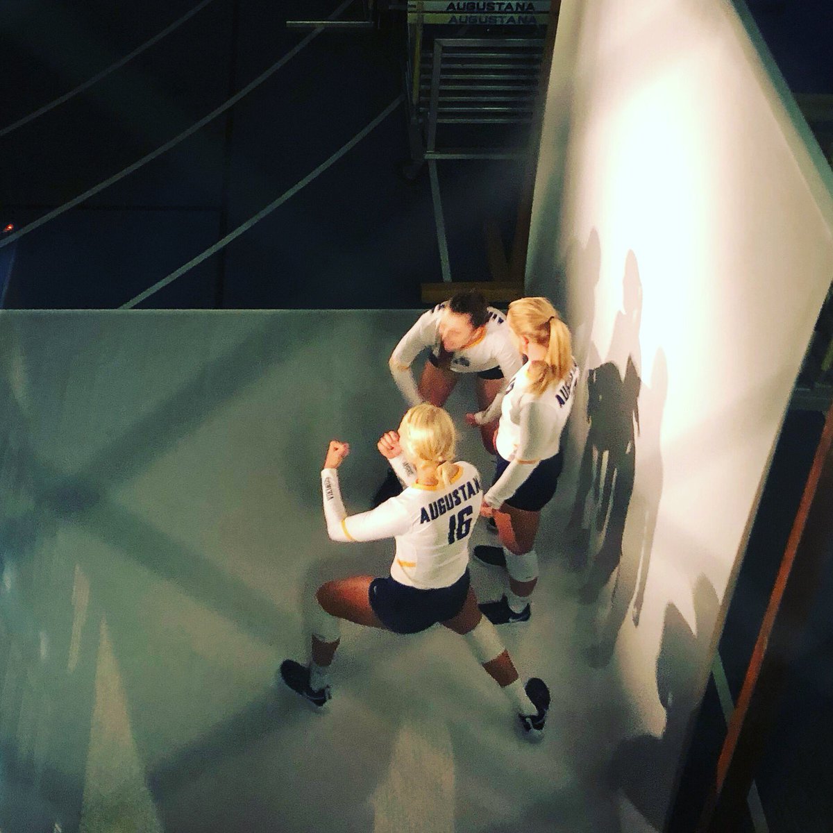 JoshJMorton's tweet photo. I 👁 my fav volleyballers in a video shoot down there @AugieVolleyball #lookingtough https://t.co/d70B6ys52D