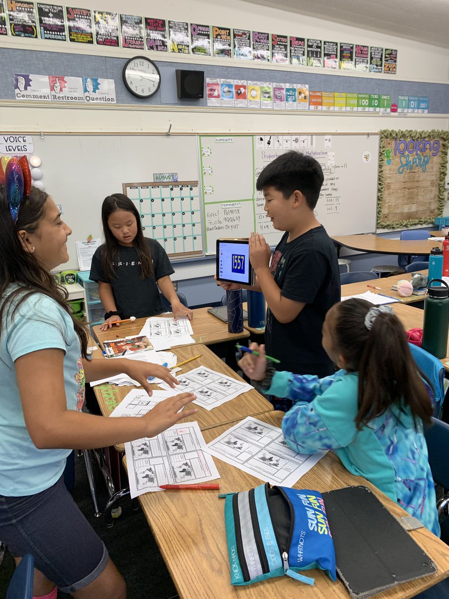 MrsSkoug5th's tweet photo. Expert historians presenting their research on early explorers. Love hearing their conversations and all they’ve learned! #StudentVoice #LeadershipRoles #proud5thgrade #googleslides #FSDlearns @LagunaRoad https://t.co/SC7M4UDabb