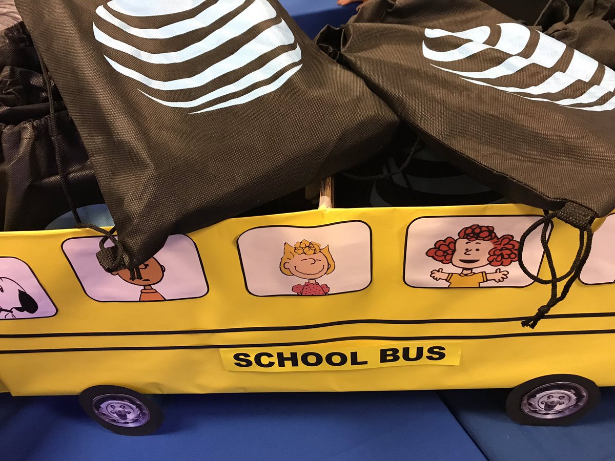 CerritosPride's tweet photo. Cerritos back to school drive! 🎒📚 🚌 #TuggleNation #FieldsFam #AttImpact #LifeatATT https://t.co/crLtOIcwkn