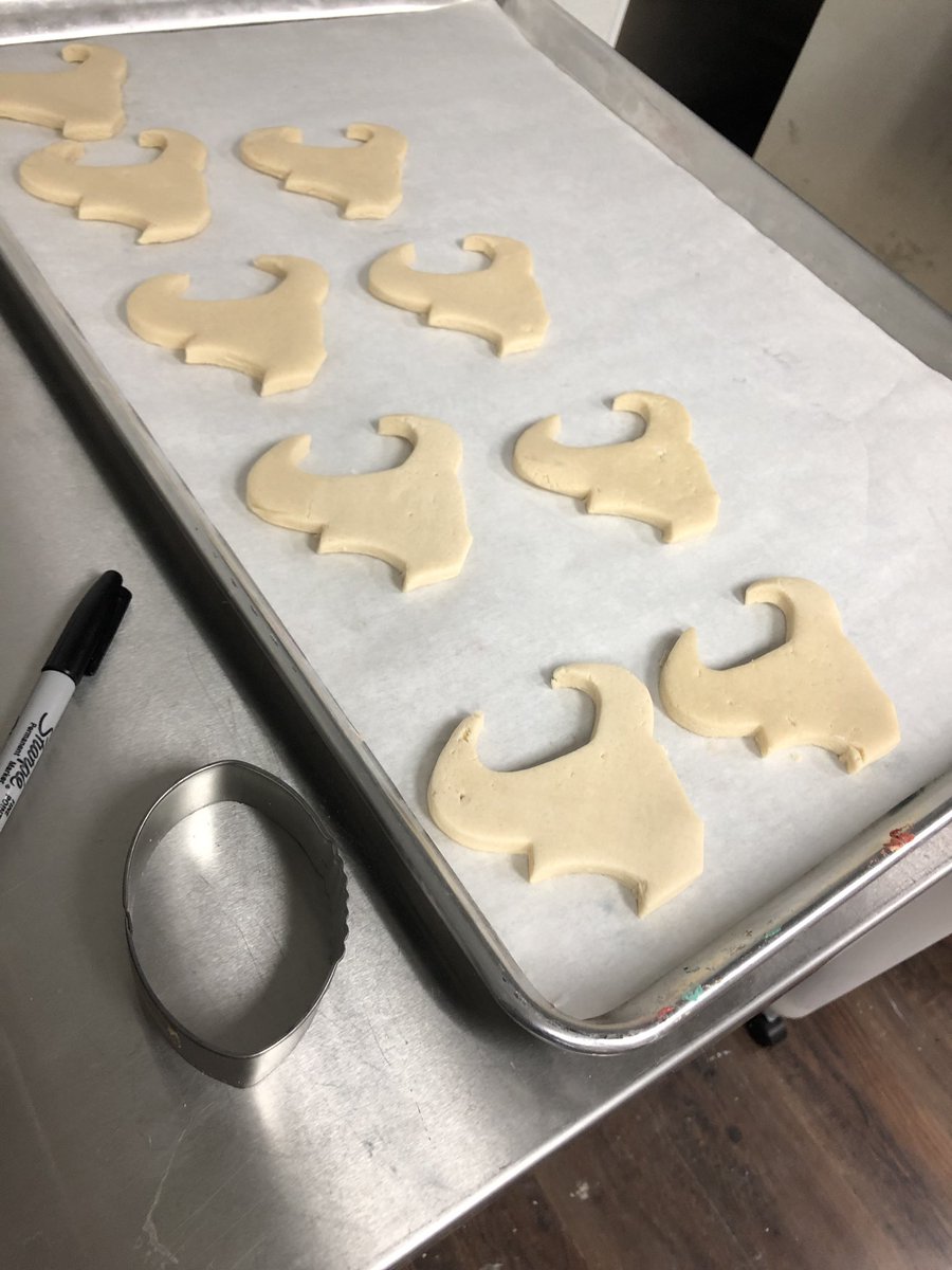xstarbrightx's tweet photo. When you get to help make the cookies for the Texans. 🤩 #BehindTheScenes https://t.co/aF4344Z9TL