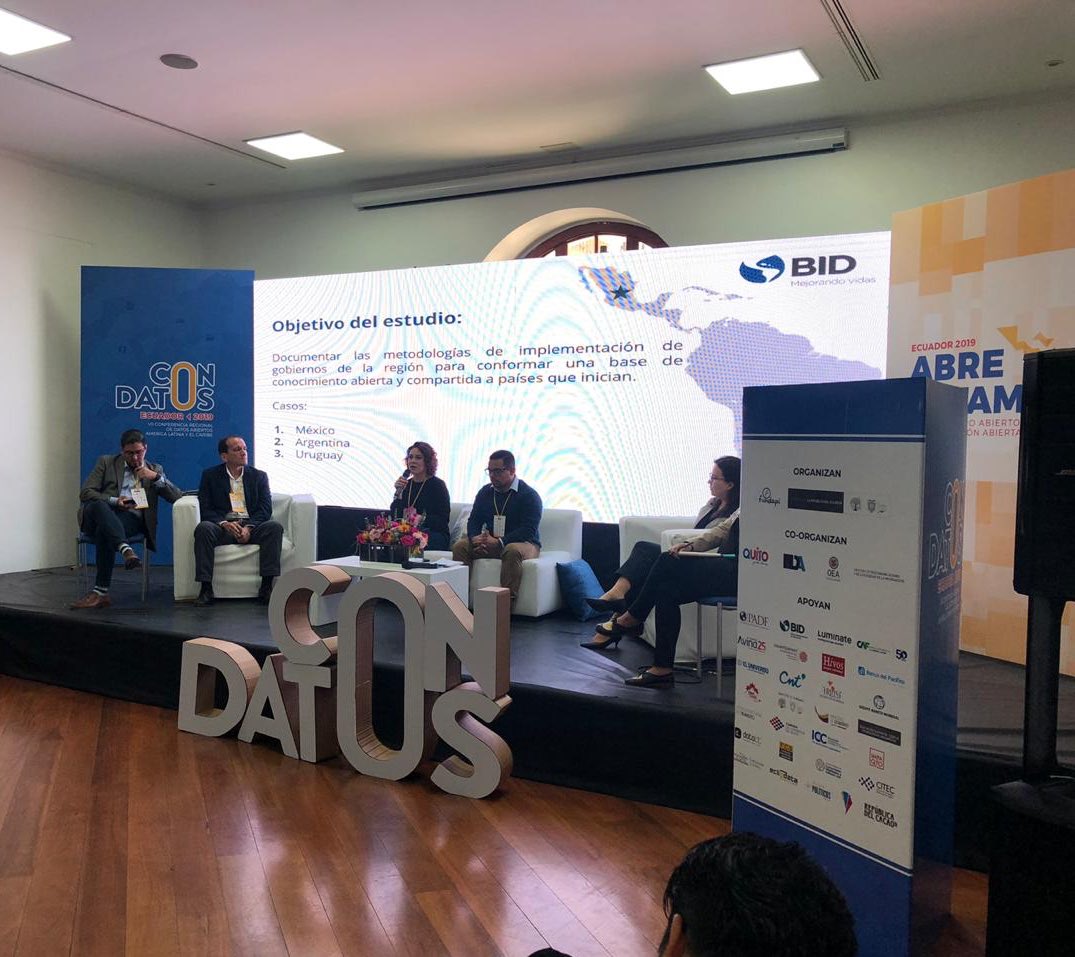 AndreaBque's tweet photo. Hoy compartí panel con @jorgeumanac @florserale @juanibelbis para hablar sobre estrategias de #DatosAbiertos en #LATAM. ¿Qué hemos aprendido? ¿Qué falta? #DataLOVE #ConDatos2019 https://t.co/zbeWrFAnwV