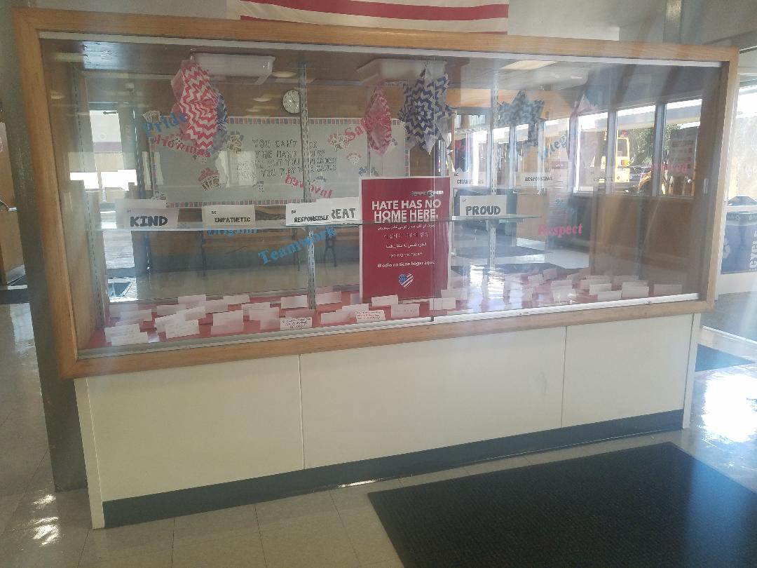 Neshaminy_Jones's tweet photo. Great welcoming messages in the Carl Sandburg Middle School foyer -- Be Kind, Be Empathetic, Be Responsible, Be Great, Be Proud.  "In a world where you can be anything -- be kind."  #NeshaminySD https://t.co/tJlTw2MLMZ