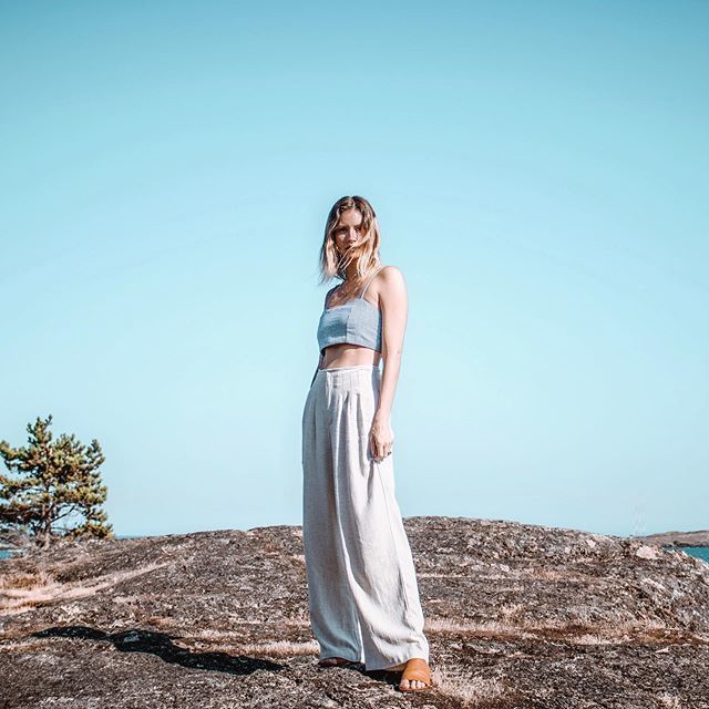 StylingMyLifeAH's tweet photo. Happy Friday!! In celebration of the end of summer, we're having A HUGE Sale over at @kayvalyadesigns right now. If you've been eyeing up any of our pieces, now is your chance to pick them up at a fraction of the price!

These linen pants have been my go… https://t.co/mdIRCkgMy6 https://t.co/VECzvgHu0G