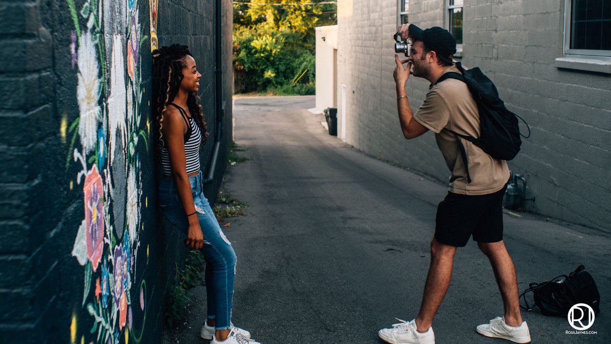 RossJaynes's tweet photo. First Fridays Instameet Photography Meetup August 2019 Columbia TN. See more at https://t.co/BhuUAZSYev or https://t.co/wWSVa2fA3P #StreetPhotography #InstaMeet #RossJaynes #ColumbiaTN https://t.co/pyCtNbLDoy