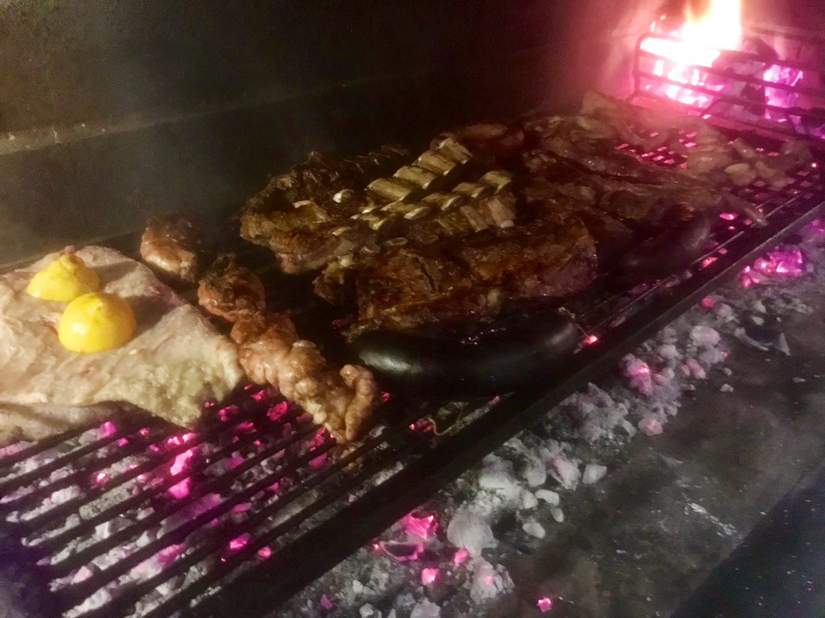 RodrigoAzn's tweet image. El problema / La solución a todos los problemas jajaja.
Asado y nada más!