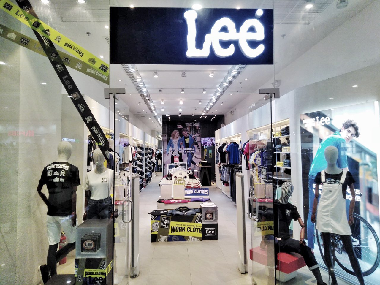 Lee jeans factory outlet near me online