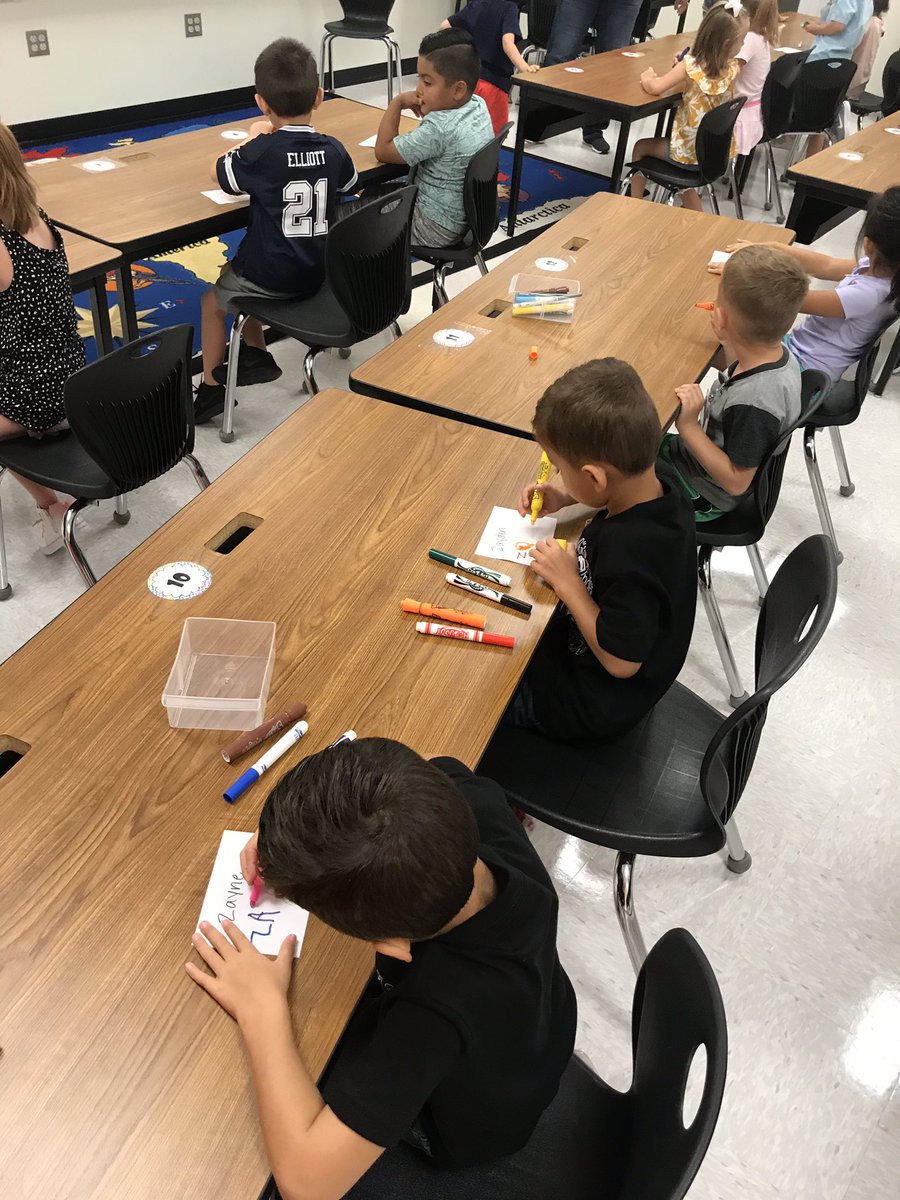 JanelleMHardin's tweet photo. @cseskinder are practicing writing our names in @CSpecialsteam. @nikkijoy01 https://t.co/BqTJE1yNkz