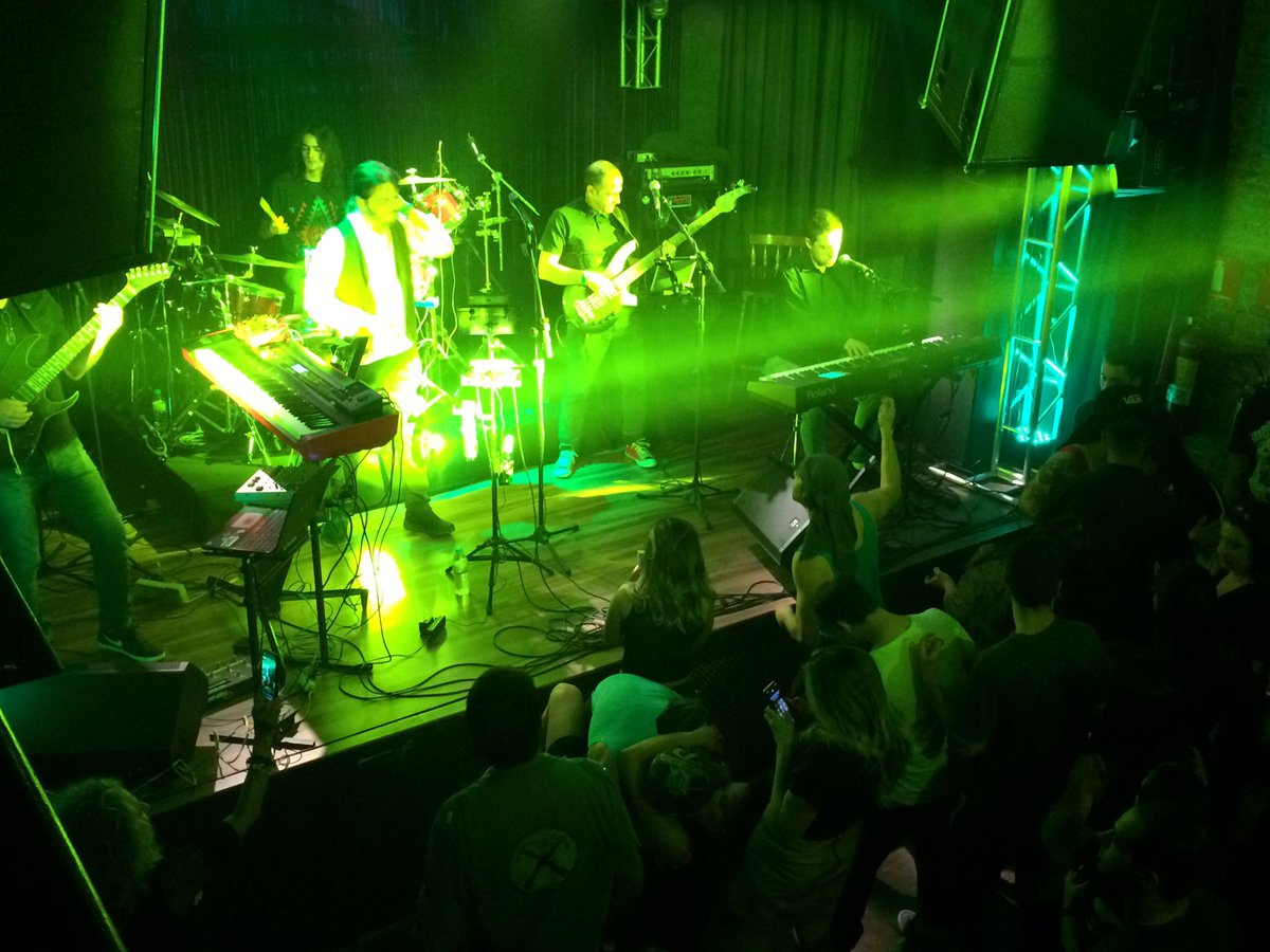 toshieyumito's tweet image. Quem disse que xofens não curtem rock progressivo? Kkkk 

#ProgFest #Supertramps