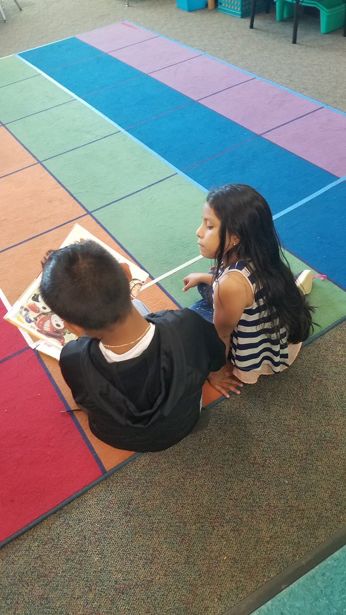 daiglesdelights's tweet photo. We are loving reading with our 5th grade buddies each week! Building relationships &amp; a love of reading at the same time! #relationshipsfirst #iteachfirst #readeveryday @hreslibrary @HodgeRoadES https://t.co/PAMrzobAhb