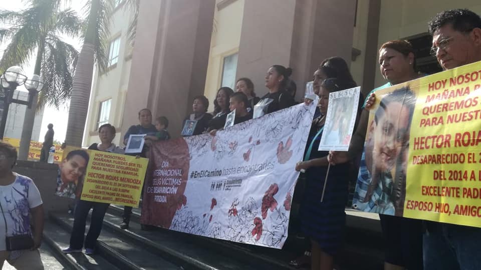 movNDmx's tweet photo. #HastaEncontrarles #DesaparicionesForzadas
En #Tamauilpas Familiares y amigos de personas desaparecidas exigíos verdad y justicia en una entidad azotada por la violencia https://t.co/YWlBUaqSRF
