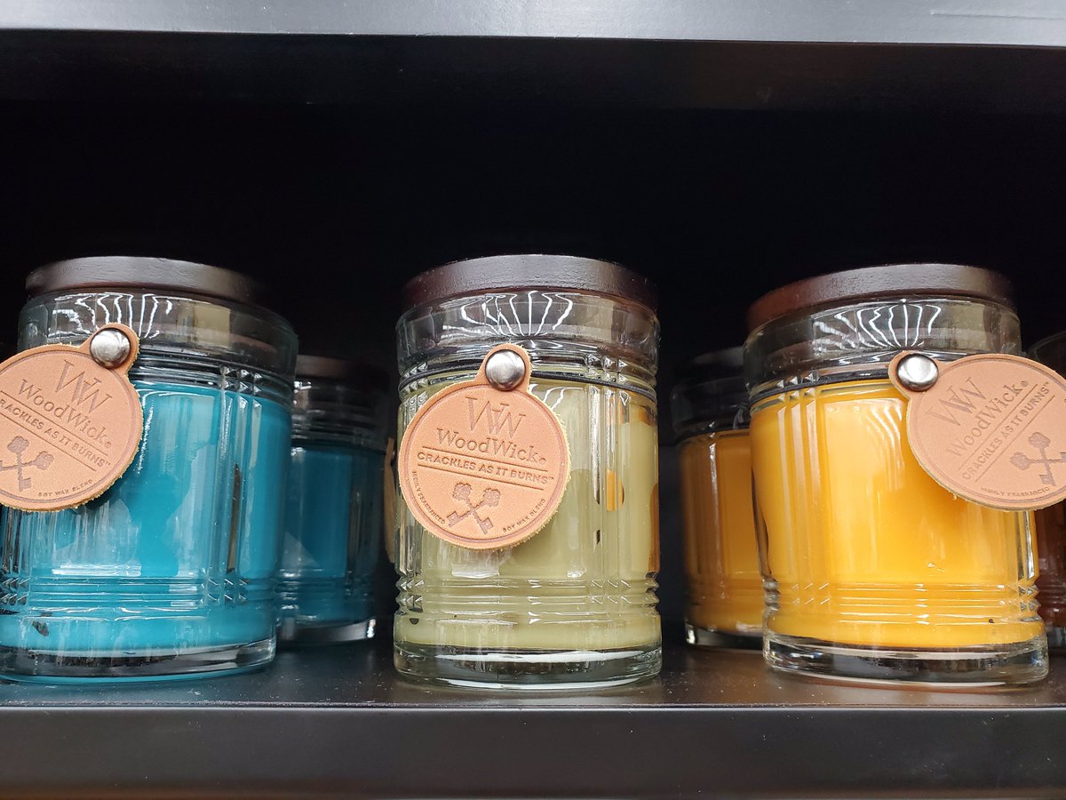 AceofChampions's tweet photo. Guess who got new WOODWICK RESERVE candles?!?! We did! These things pack a lot of GOOD man smells. One customer uses them to spruce up the 'Man Cave' without it smelling "too girly" as he puts it. Come smell the difference!
#aceofchampions #woodwick #reservecollection #mansmells https://t.co/iWRiYoGmrU