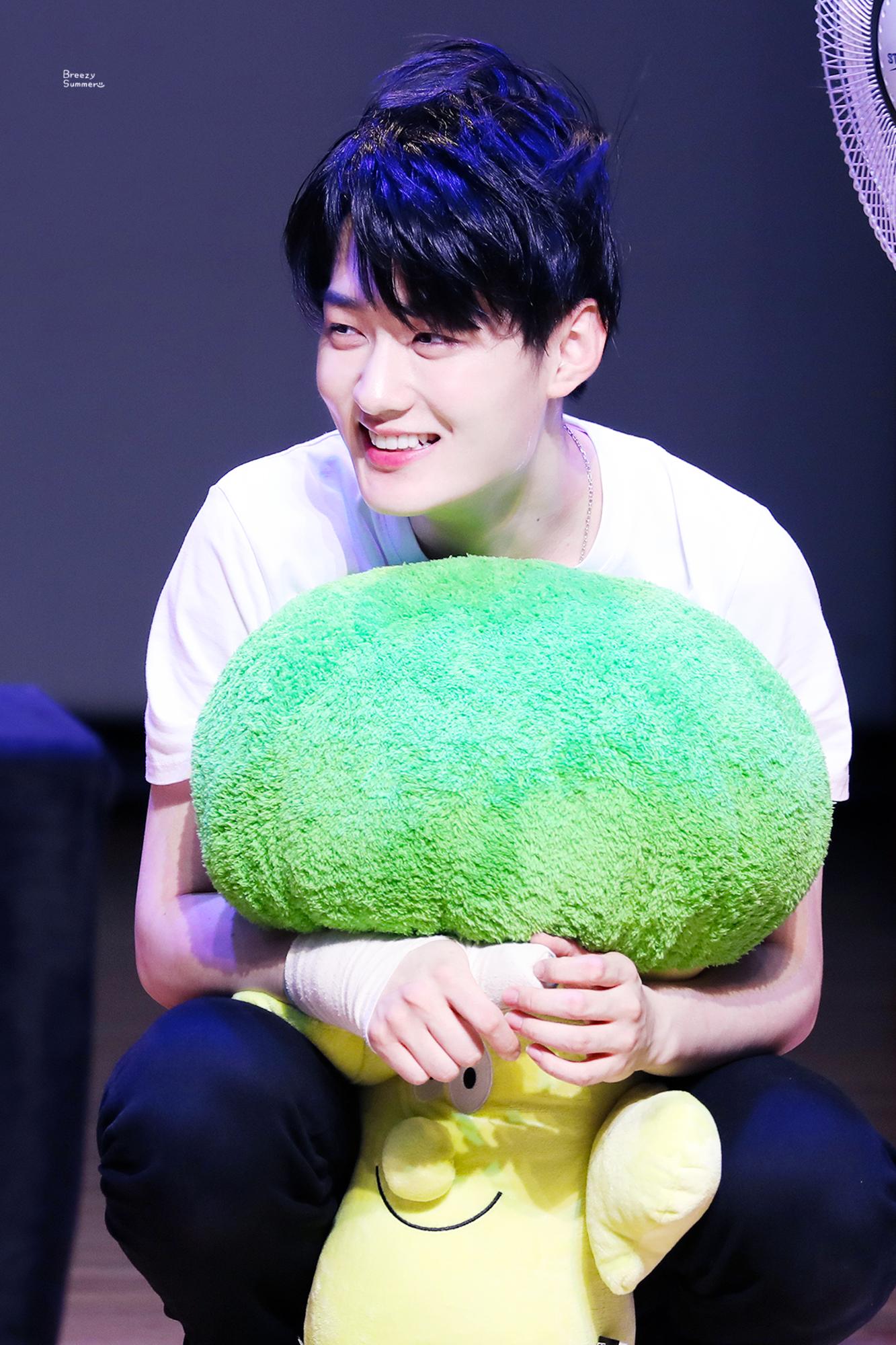 yongseung pics on twitter yongseung broccoli yongseung pics on twitter yongseung broccoli