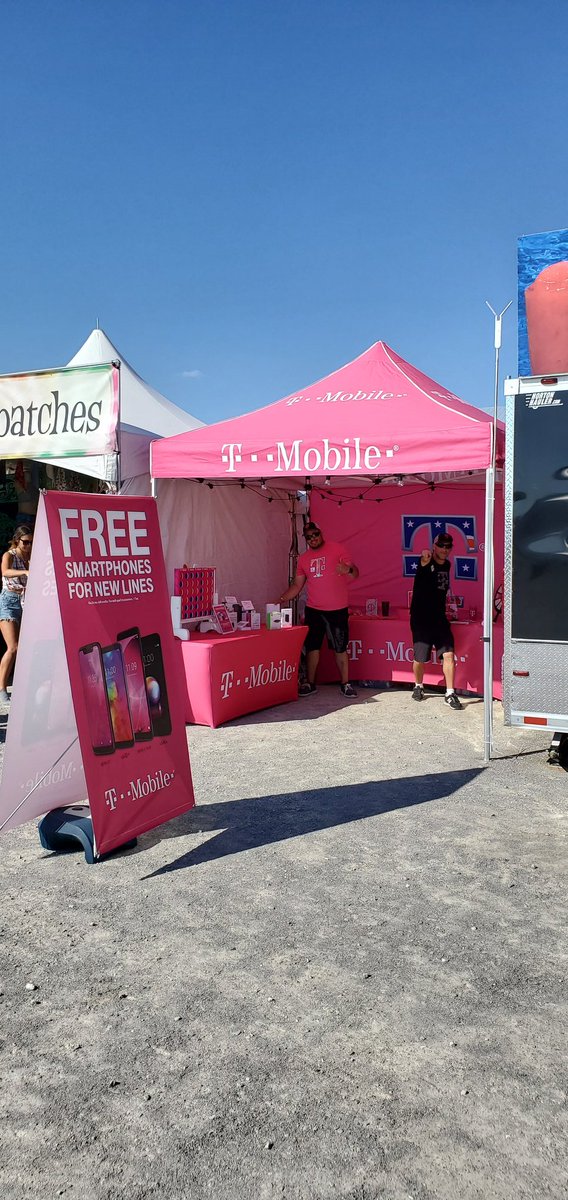 TMoTruckCrestvw's tweet photo. Kicking off Labor day weekend listing to some great music at the @GulfCoastJam. Stop by the Magenta tent for your free fan and your #TabAOnUs. 

#AreYouWithUs #BeepBeep  

@mobilelingual @jboy1724 @ms_shaunbarnett @ItsArleen https://t.co/a4ZOAkjU48