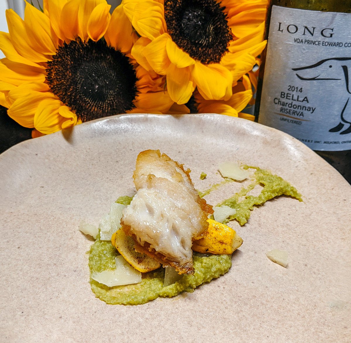 With the harvest season coming, the flavours at Mount Julian are only going to get better and better.

🍽️ Pan seared pickerel on a spring pea purée with patty pan squash.

#wildfood #foragedfood #eatanddrink #travelfoodie