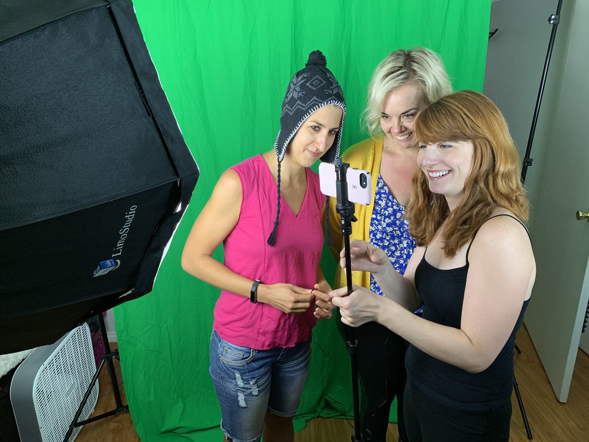We pretty much always have fun when there’s a green screen involved. #greenscreen #actors #writers #comedians #sketchshow #sketch #comedy #funtimes