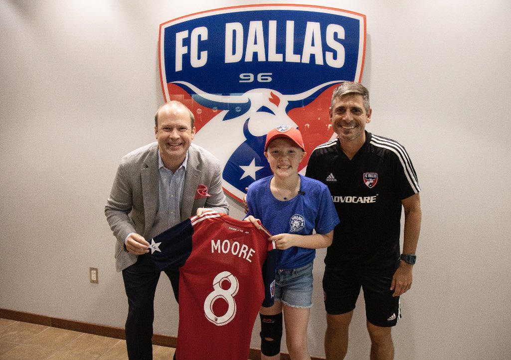 Chilli526's tweet image. RT @keith_eberhardt: RT @DanHuntFCD: We are so proud to sign 10-year-old Brynn Moore to a two-day contract. She is a tough negotiator! Brynn will join our @FCDallas players during pregame on the field tomorrow.
We are all fighting with you, Brynn!
#KickC…