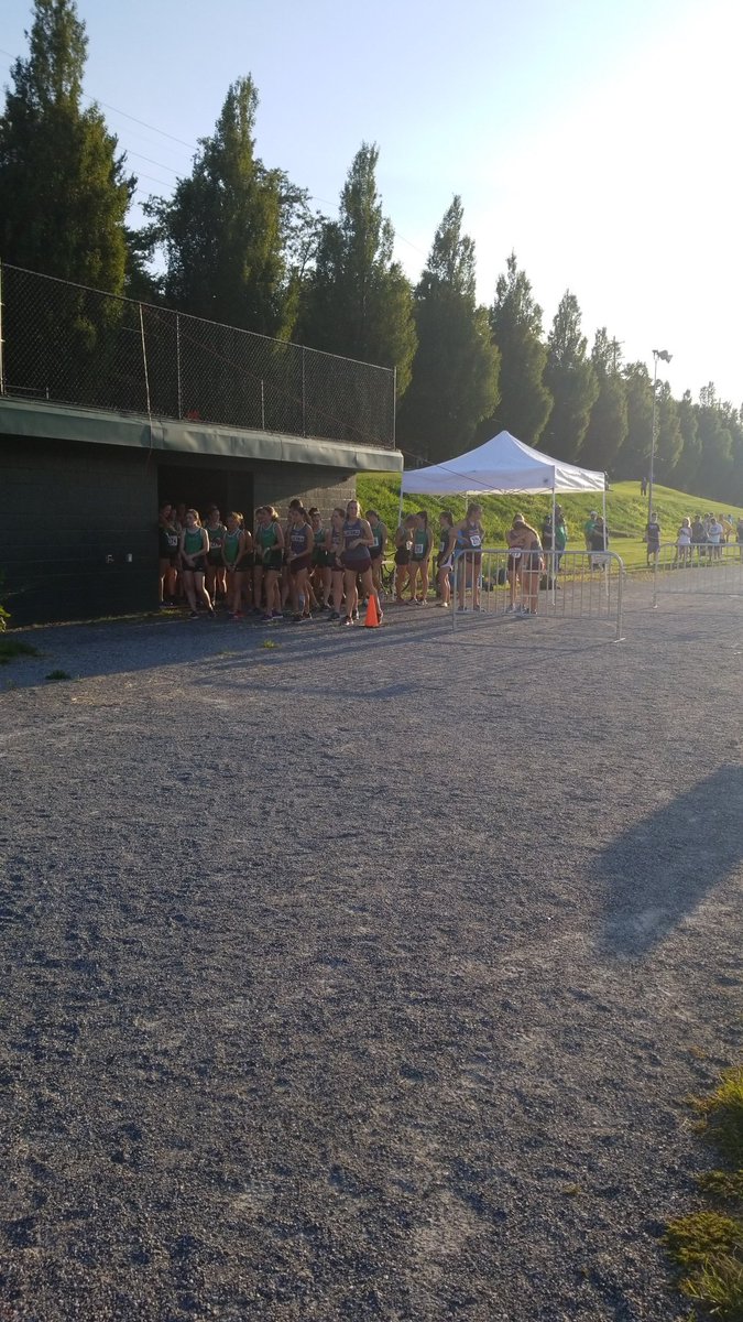 FreezepopXCTF's tweet photo. Start of EW Relay Classic. Let's go YCP! @YCPXCTF https://t.co/KhrOhOawUK